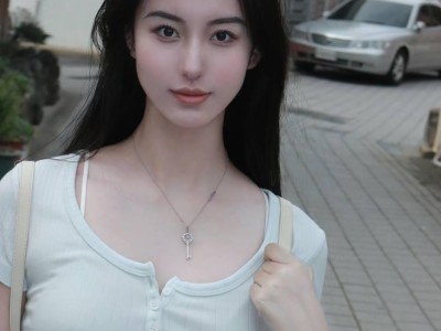 三伏天里的竹椅与茶香，时光的静谧印记