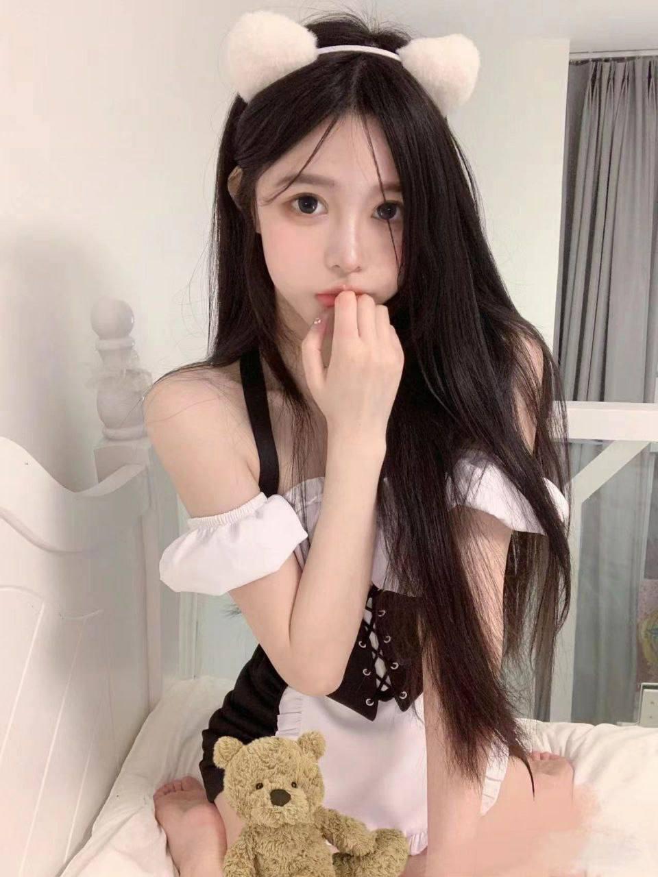 茶香余韵,只剩洗茶具的潺潺水声